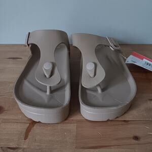 Mucho Mahalo Maui Women's Platform Toe Post Buckle Sandals Mocha SZ 9 NWT